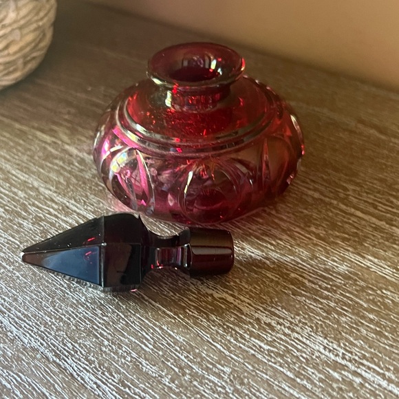Perfume bottle - Picture 2 of 2